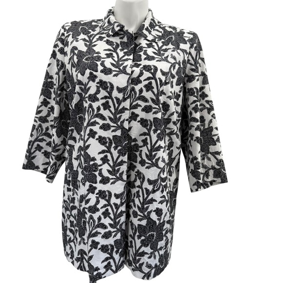 Chicos Floral Pleat Back Topper Jacket Black White Size 3 (US 16)‎